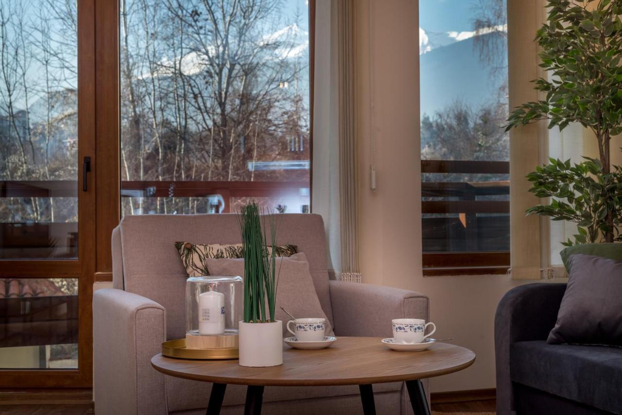 Charming Ski Apartments Near Gondola & Bar Street, Cedar Lodge 1 Complex Bansko Bagian luar foto