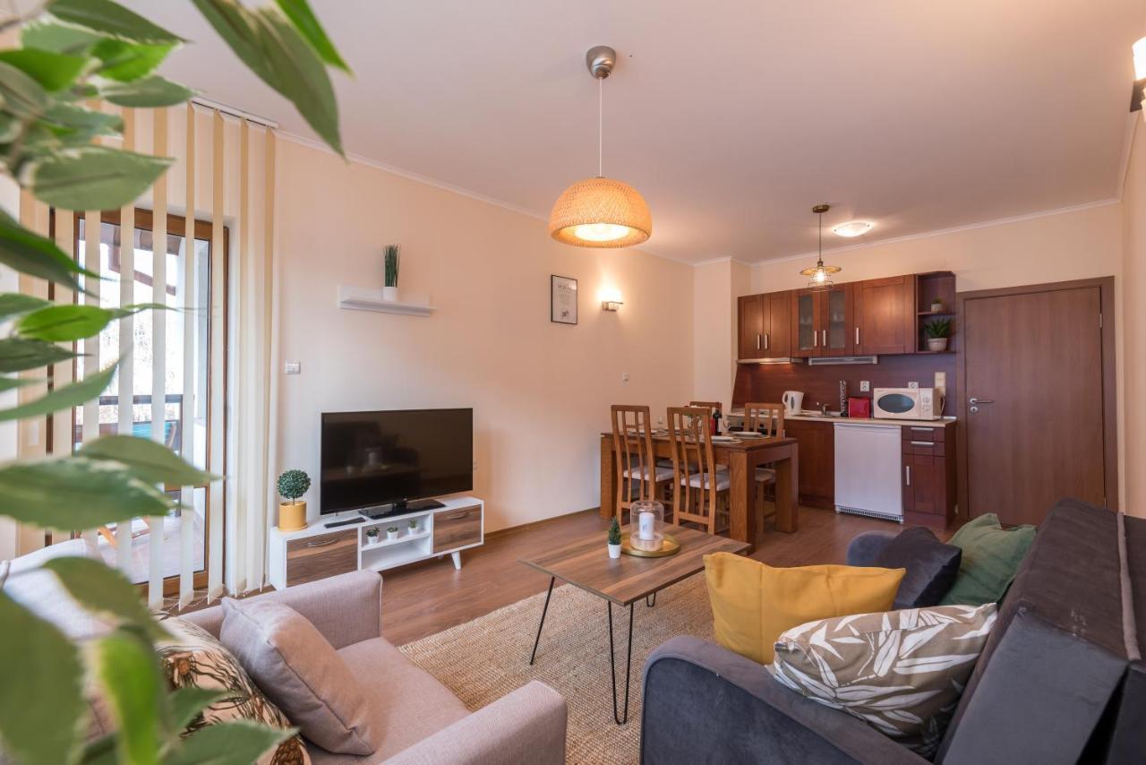 Charming Ski Apartments Near Gondola & Bar Street, Cedar Lodge 1 Complex Bansko Bagian luar foto