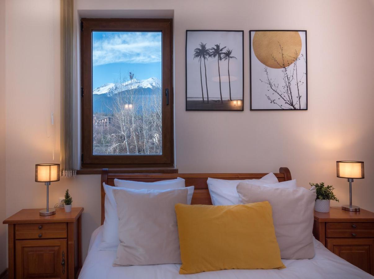 Charming Ski Apartments Near Gondola & Bar Street, Cedar Lodge 1 Complex Bansko Bagian luar foto