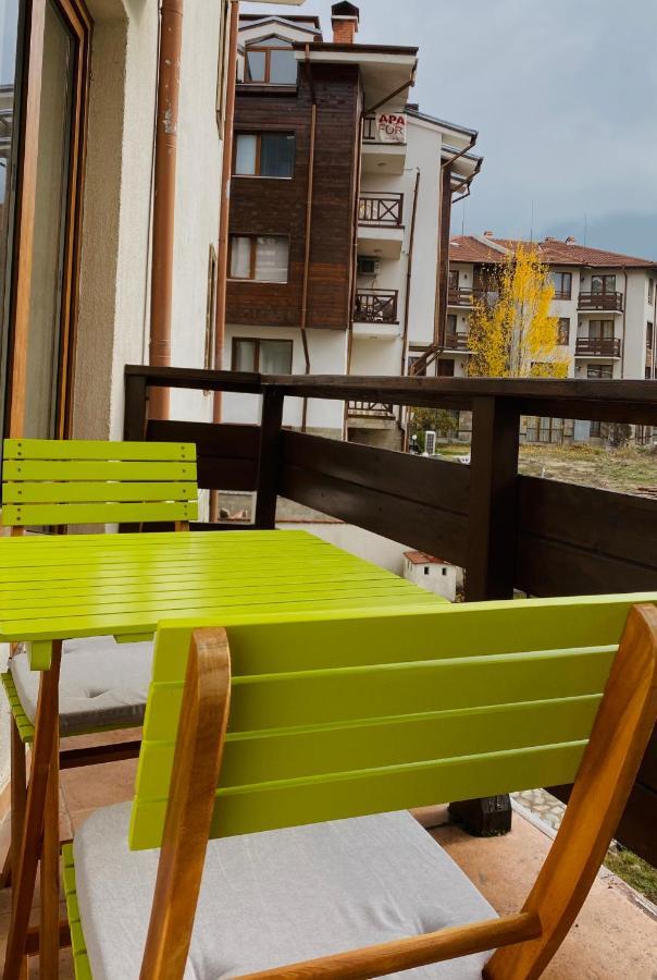 Charming Ski Apartments Near Gondola & Bar Street, Cedar Lodge 1 Complex Bansko Bagian luar foto
