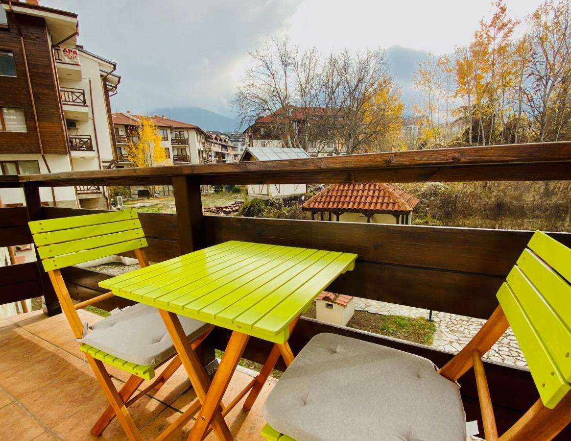 Charming Ski Apartments Near Gondola & Bar Street, Cedar Lodge 1 Complex Bansko Bagian luar foto