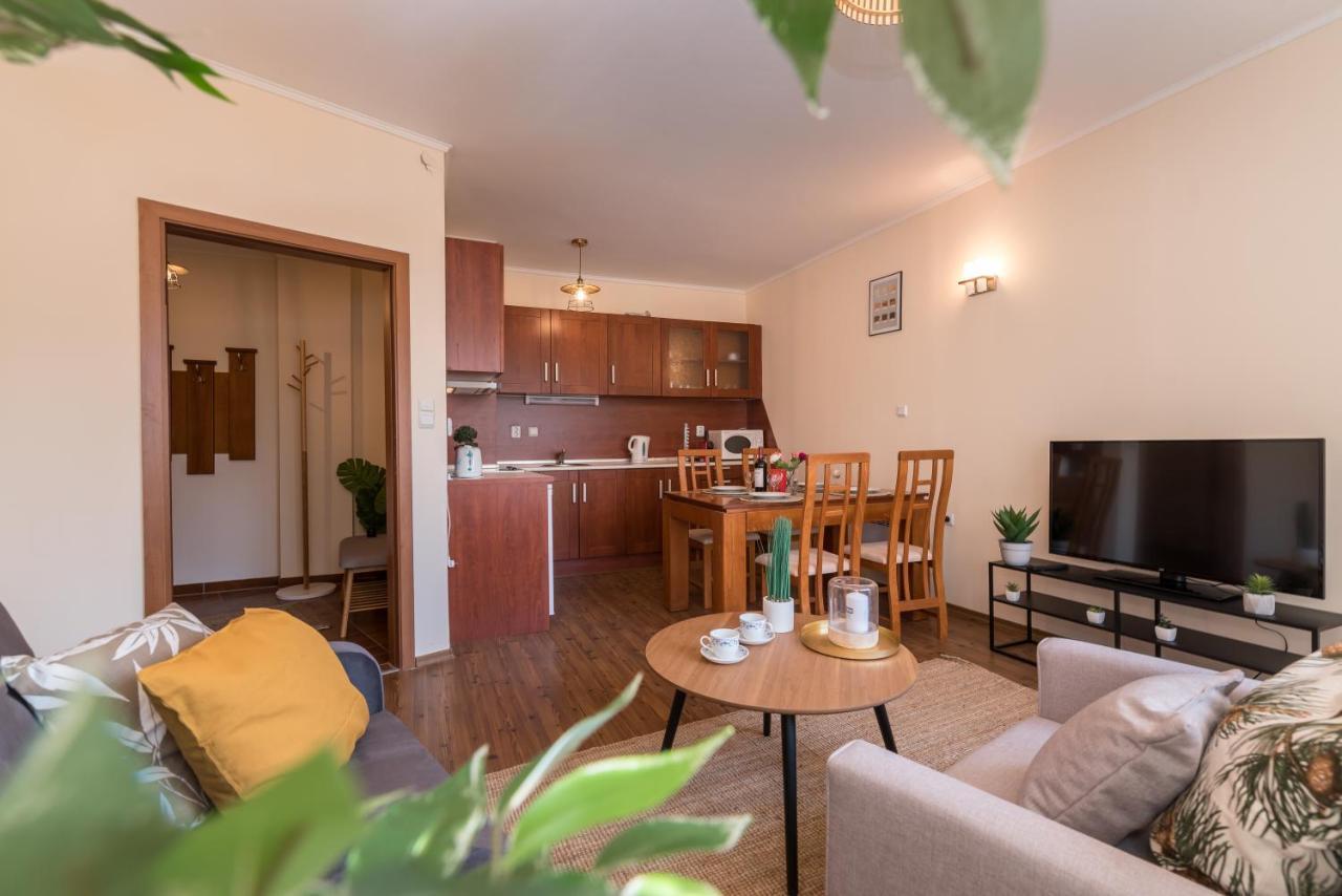 Charming Ski Apartments Near Gondola & Bar Street, Cedar Lodge 1 Complex Bansko Bagian luar foto