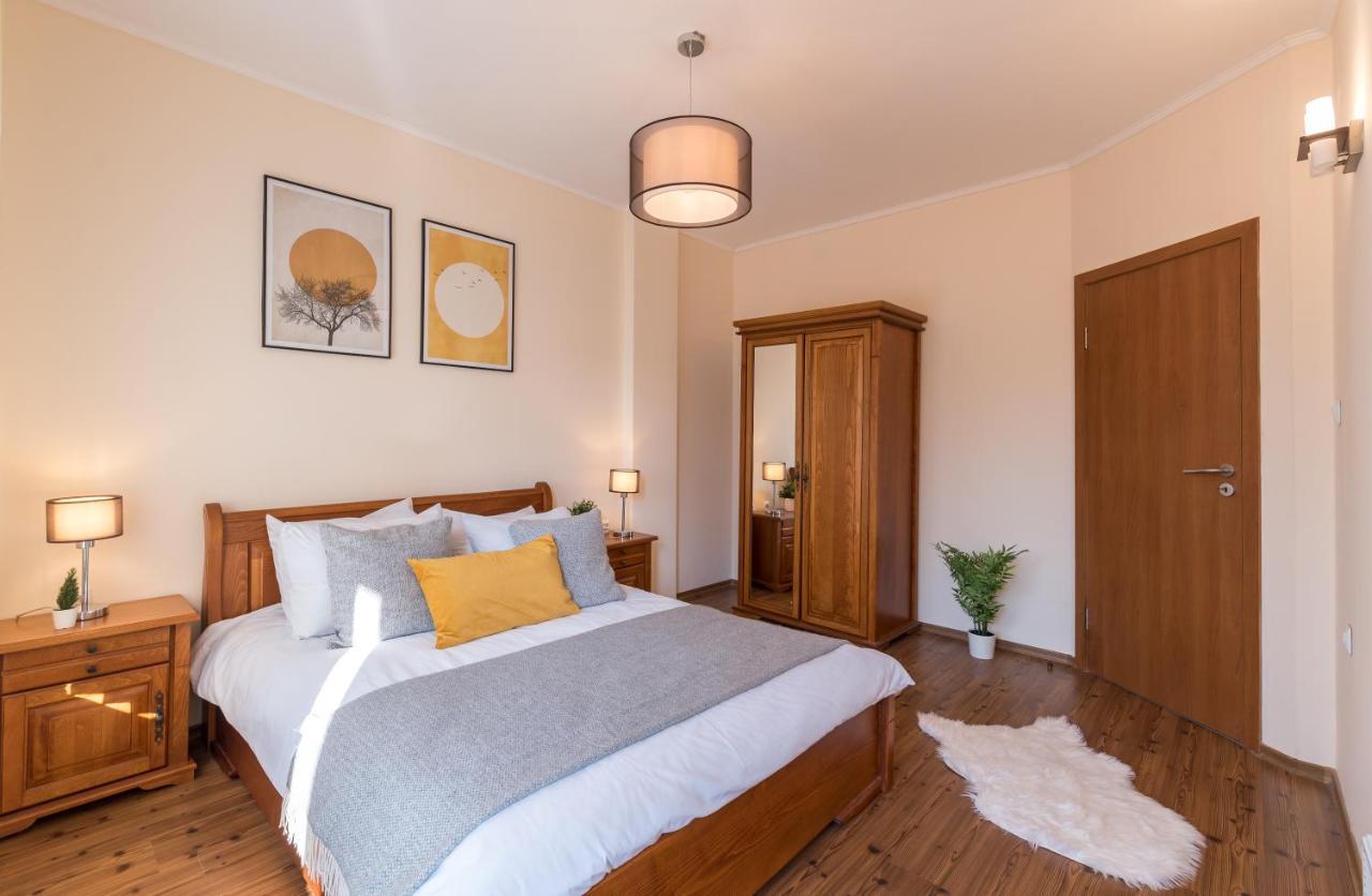 Charming Ski Apartments Near Gondola & Bar Street, Cedar Lodge 1 Complex Bansko Bagian luar foto