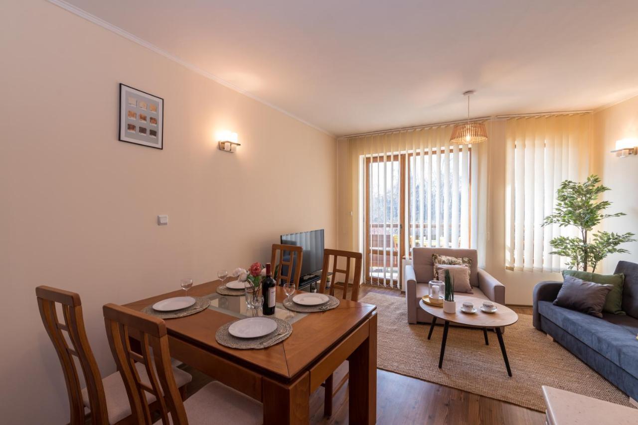 Charming Ski Apartments Near Gondola & Bar Street, Cedar Lodge 1 Complex Bansko Bagian luar foto