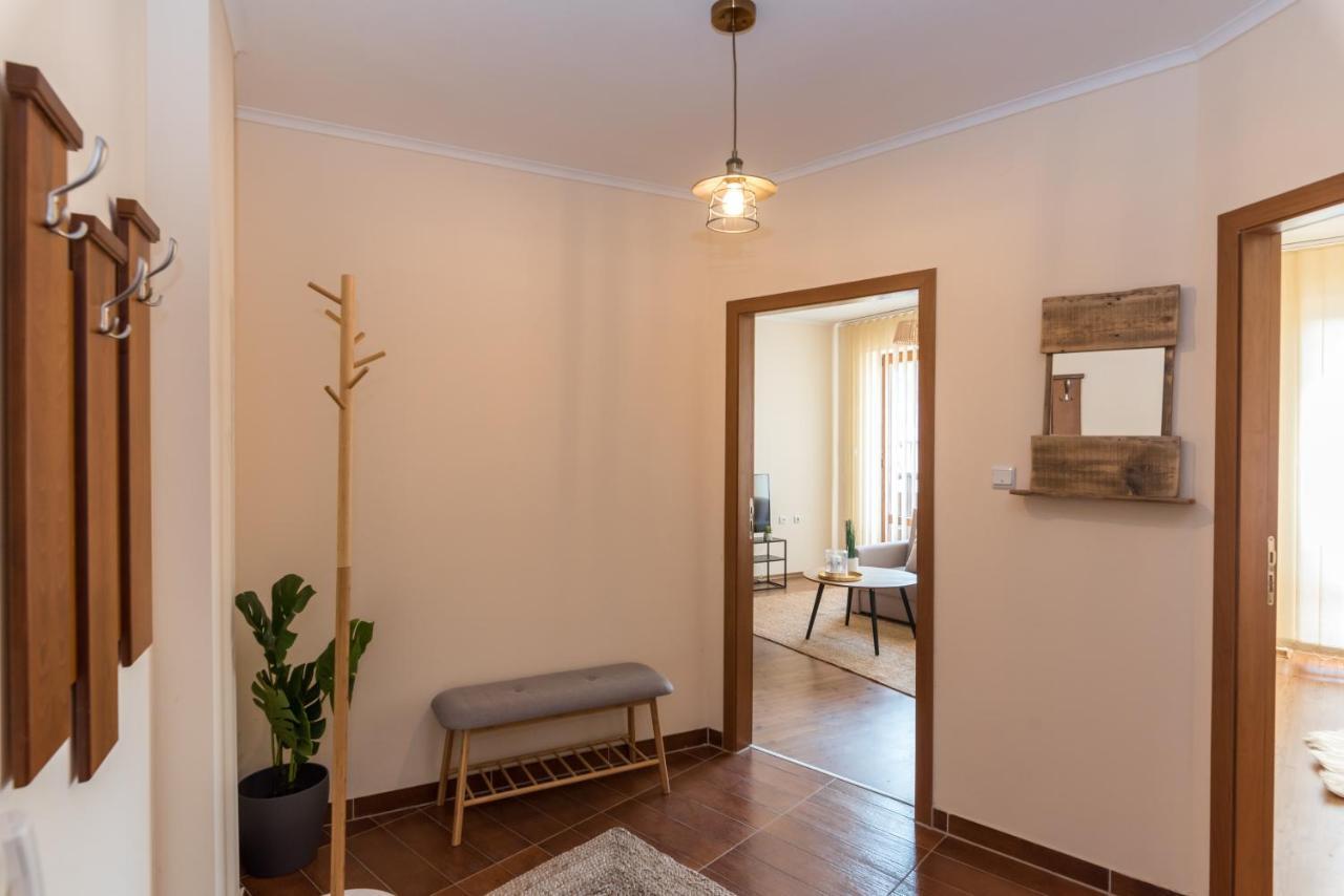 Charming Ski Apartments Near Gondola & Bar Street, Cedar Lodge 1 Complex Bansko Bagian luar foto