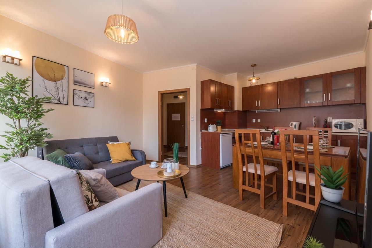 Charming Ski Apartments Near Gondola & Bar Street, Cedar Lodge 1 Complex Bansko Bagian luar foto