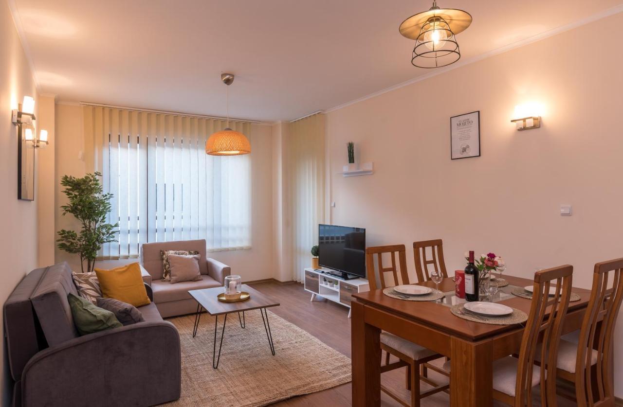 Charming Ski Apartments Near Gondola & Bar Street, Cedar Lodge 1 Complex Bansko Bagian luar foto