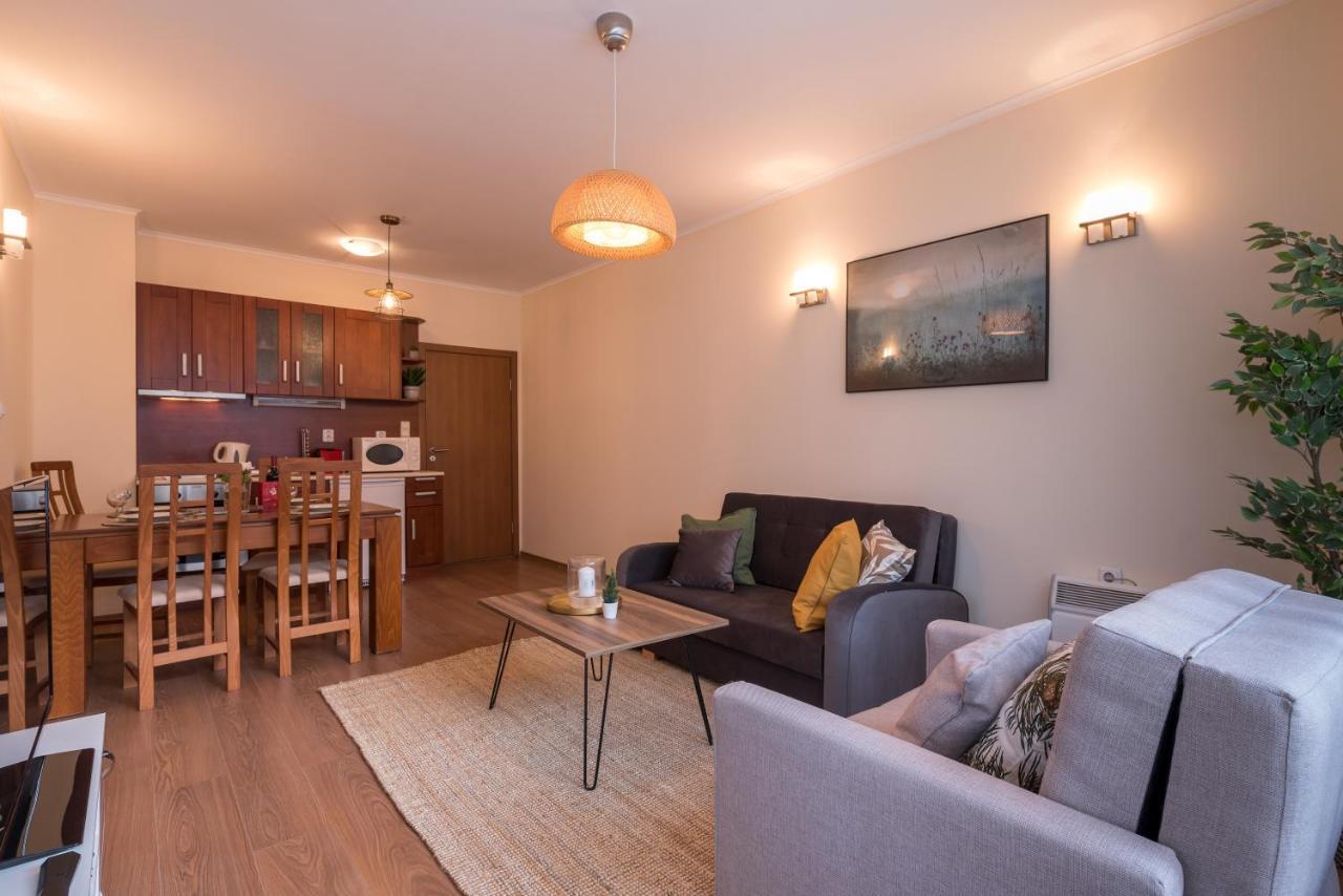 Charming Ski Apartments Near Gondola & Bar Street, Cedar Lodge 1 Complex Bansko Bagian luar foto